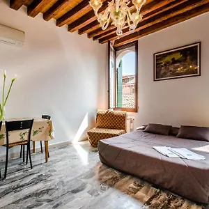 Venice Apartments Venecia