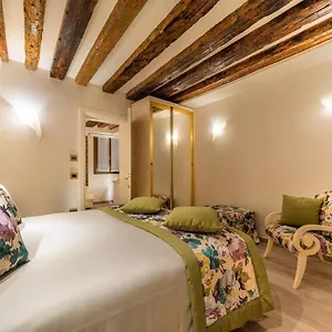 Apartamento Nike, Veneza